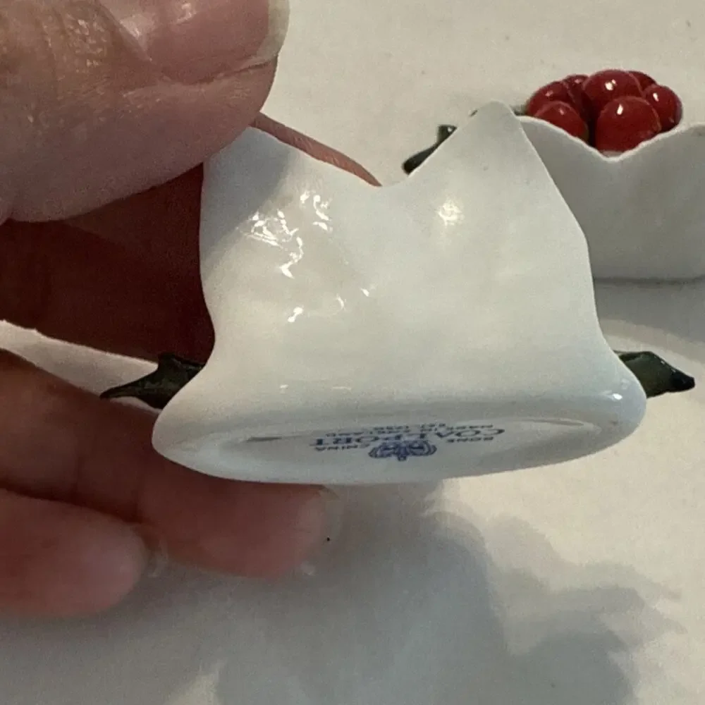 Coalport Bone China Christmas Holly Berry Oval Napkin cards holder Set of 2